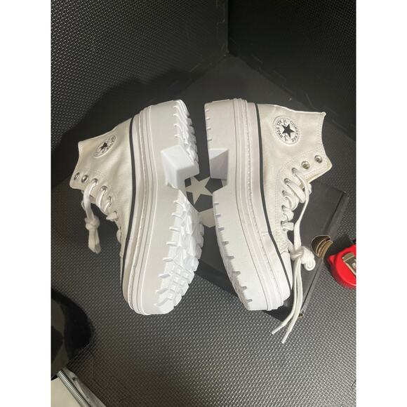 Converse Women's Chuck Taylor All Star Lugged Heel Platform Sneaker White 5 - Picture 5 of 7